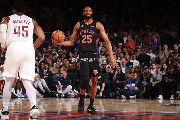 布里奇斯的状态和尼克斯的战绩真是高度一致。布里奇斯对阵老鹰系列赛G2和G3的表现