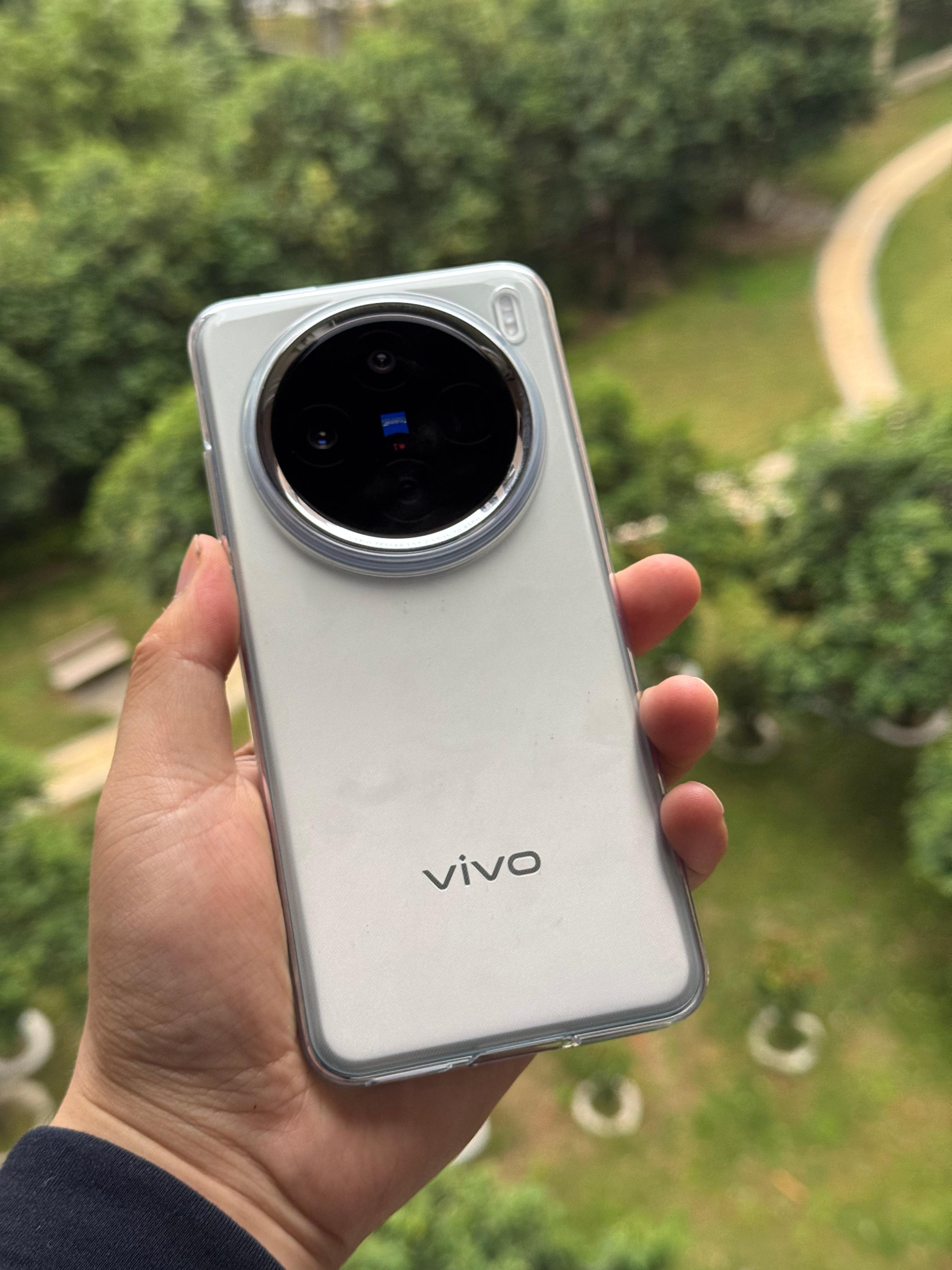 vivo X200手感太好啦，我已经把我的X100 Ultra数据导过来了……相