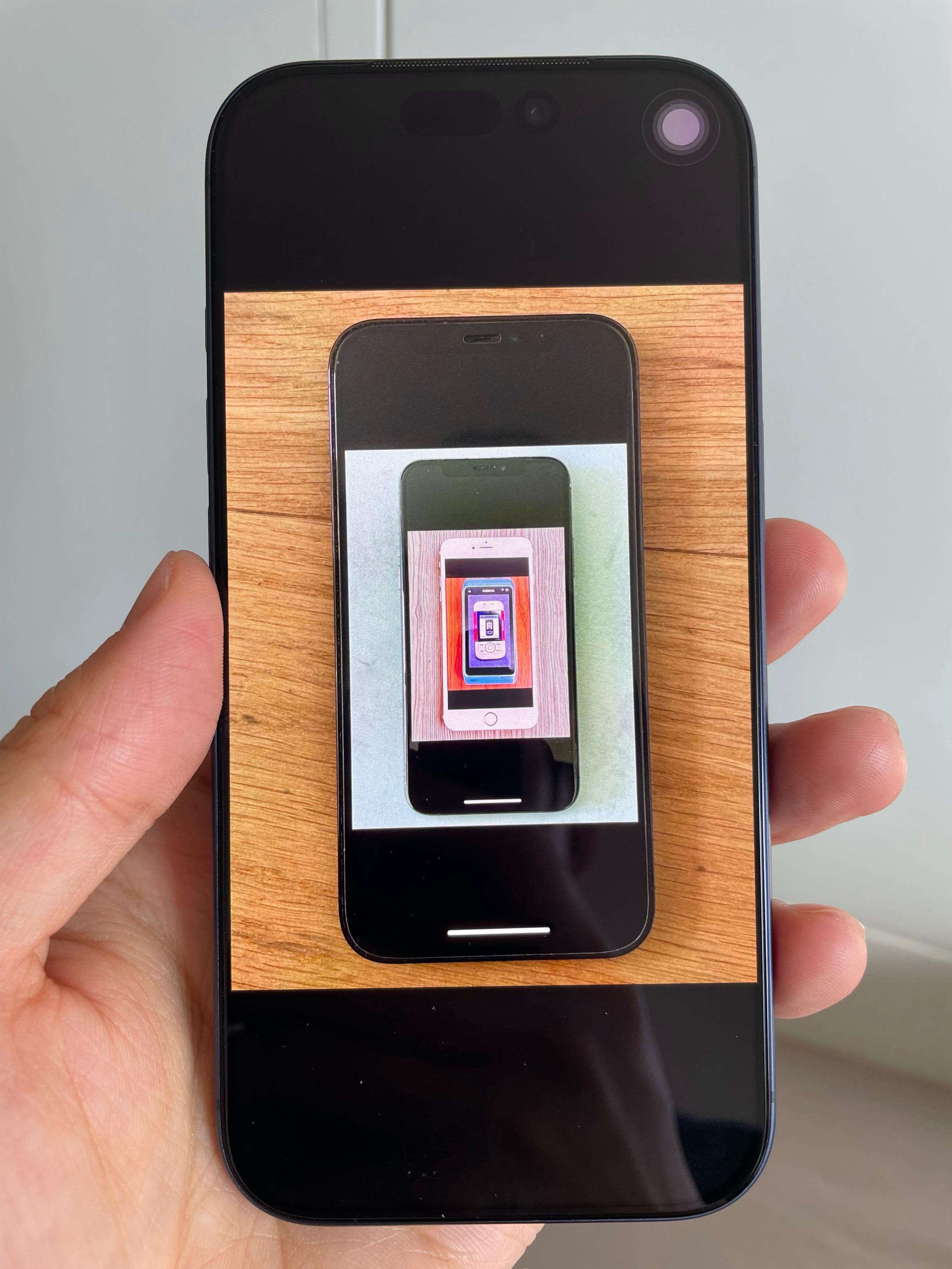 每次换手机的仪式感✨。从第一部手机到现在拍了19年，换一次手机拍一次...