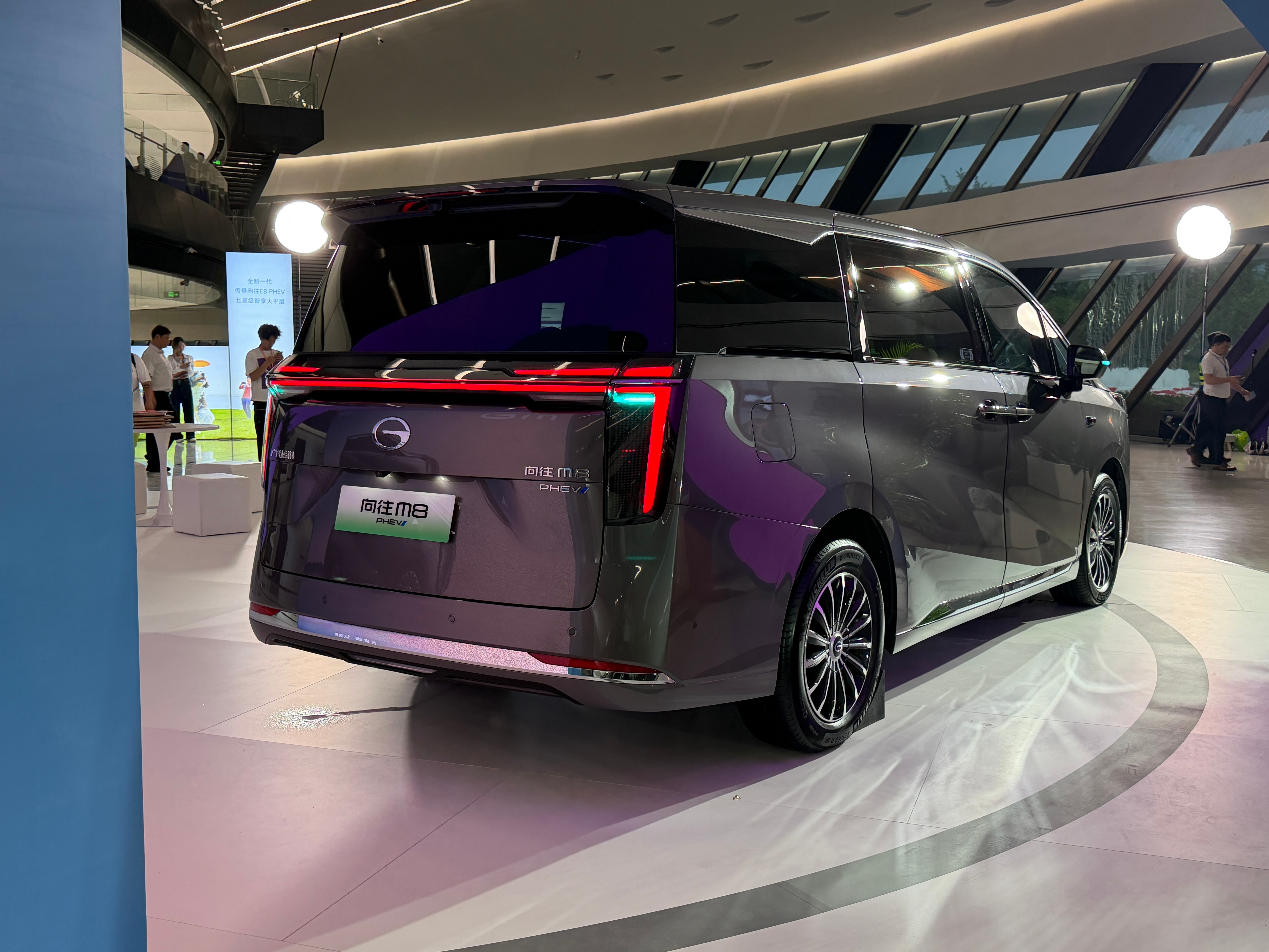6月11日，广汽传祺向往E8 PHEV/向往M8 PHEV L双车上市，售价覆盖