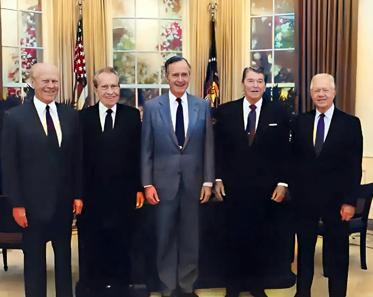 到目前为止，美国一共出现了四十五位总统。其中也只有四位总统被刺杀身亡，相当于是十