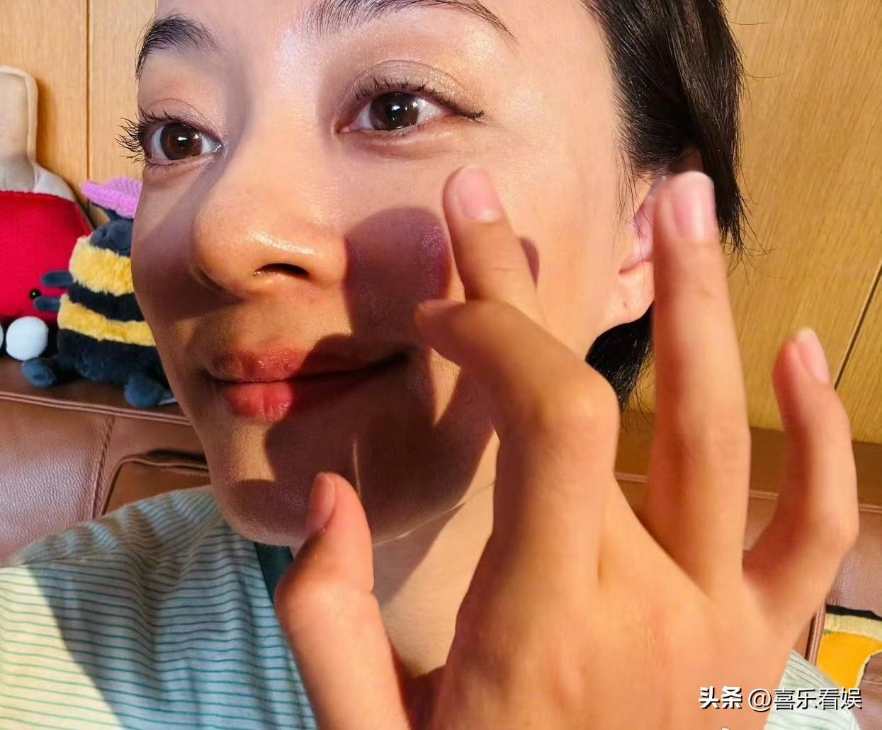 孙俪，开心发文！
 
8月5号中午，孙俪在个人社交平台上发文透露与女儿小花的日常