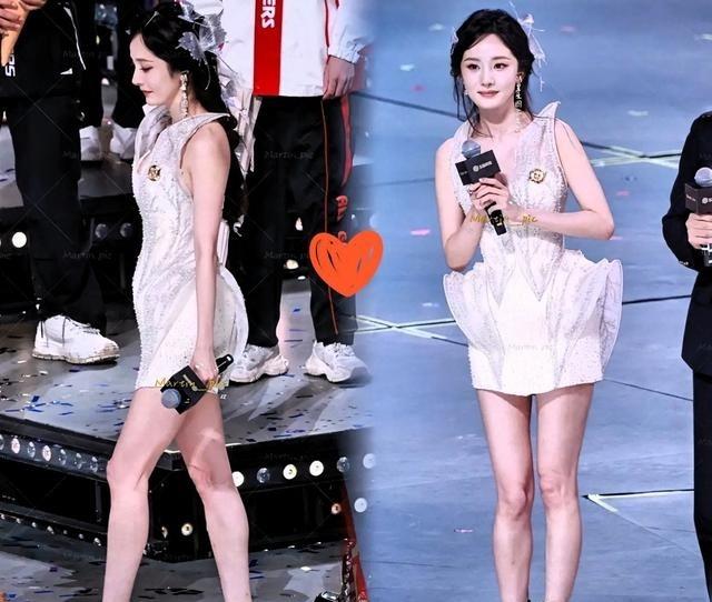 刚跟做医生的奶奶唠嗑，顺手翻出杨幂的照片给她看，还没等我说这是大明星，奶奶皱着眉