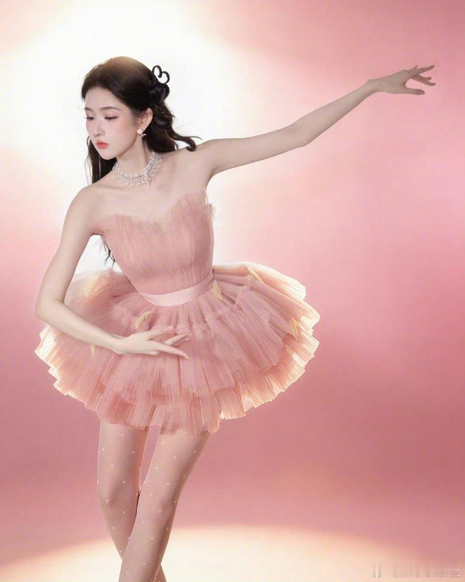 王玉雯腿好长，不愧是跳舞的～ 