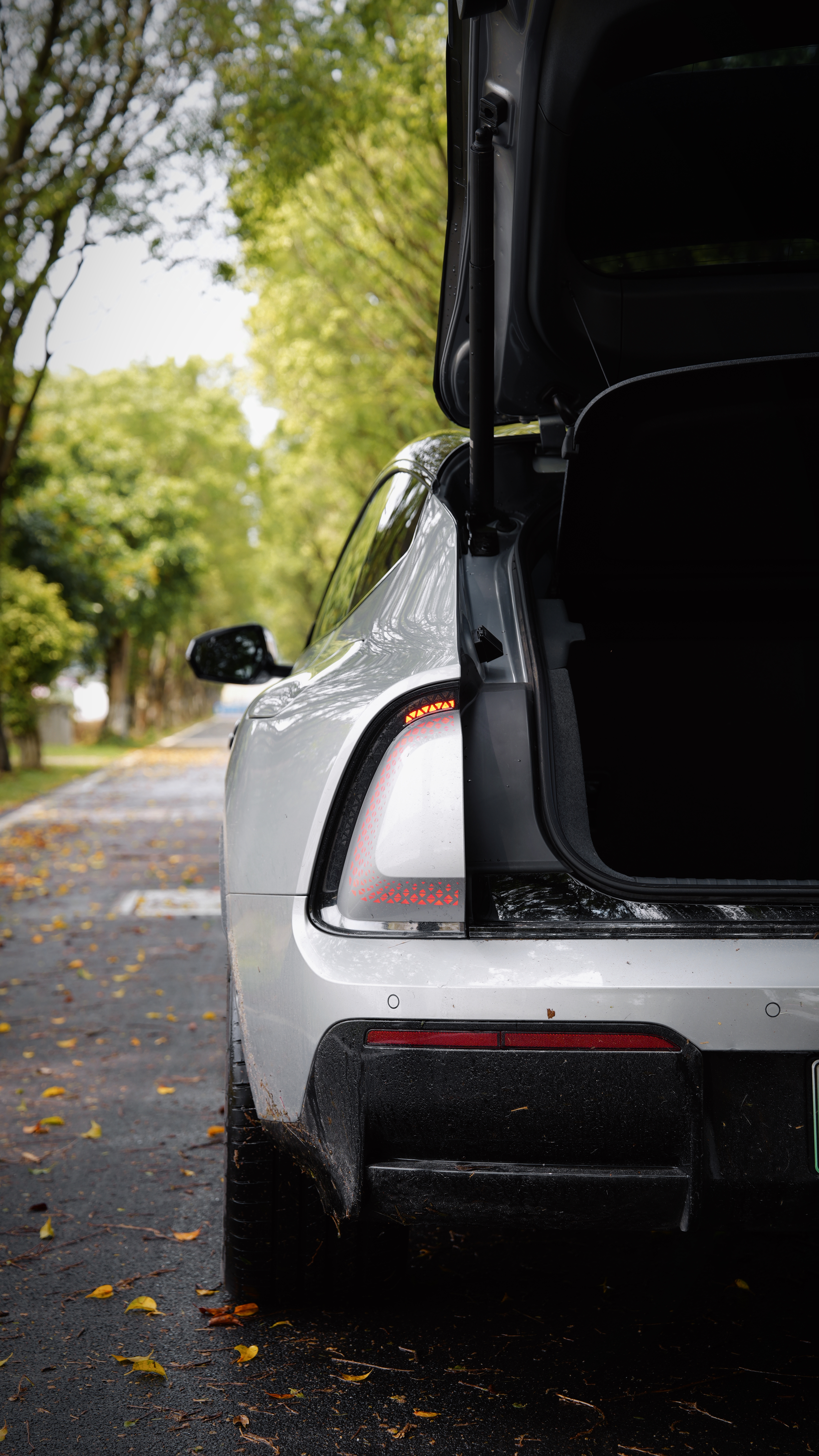 休息功夫，拍几张AUDI E5 Sportback，感受一下迪子最新设计语言的旅