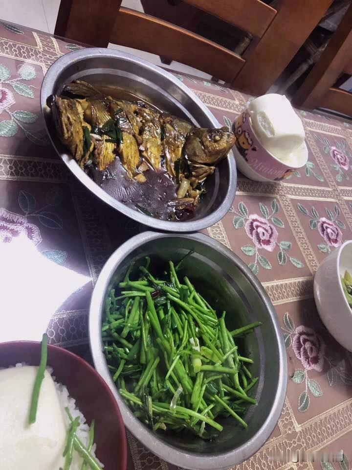 今天在六安这个老城墙走一走真好，天气暖和了