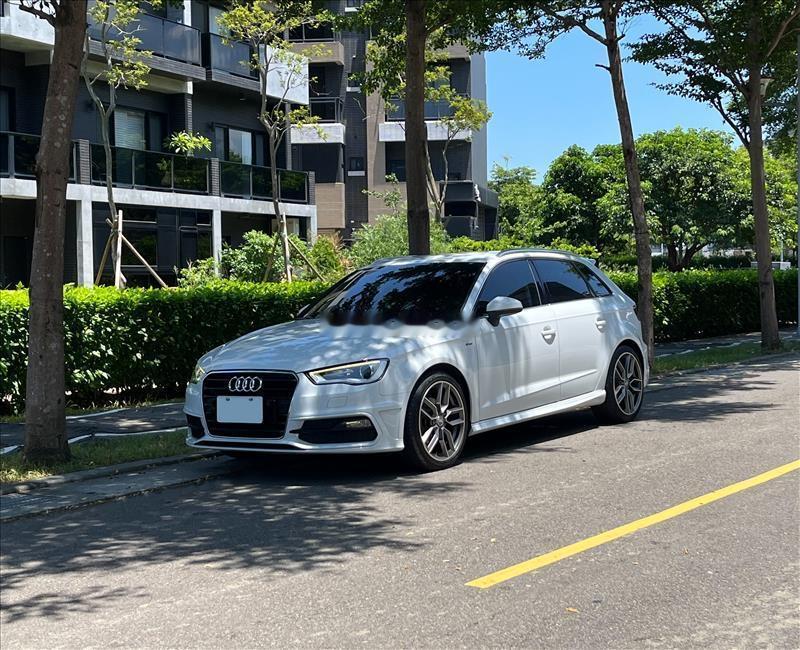 台湾省奥迪A3，这是1.4T自动挡的，但是公里数没介绍，车况也没说，此车是201
