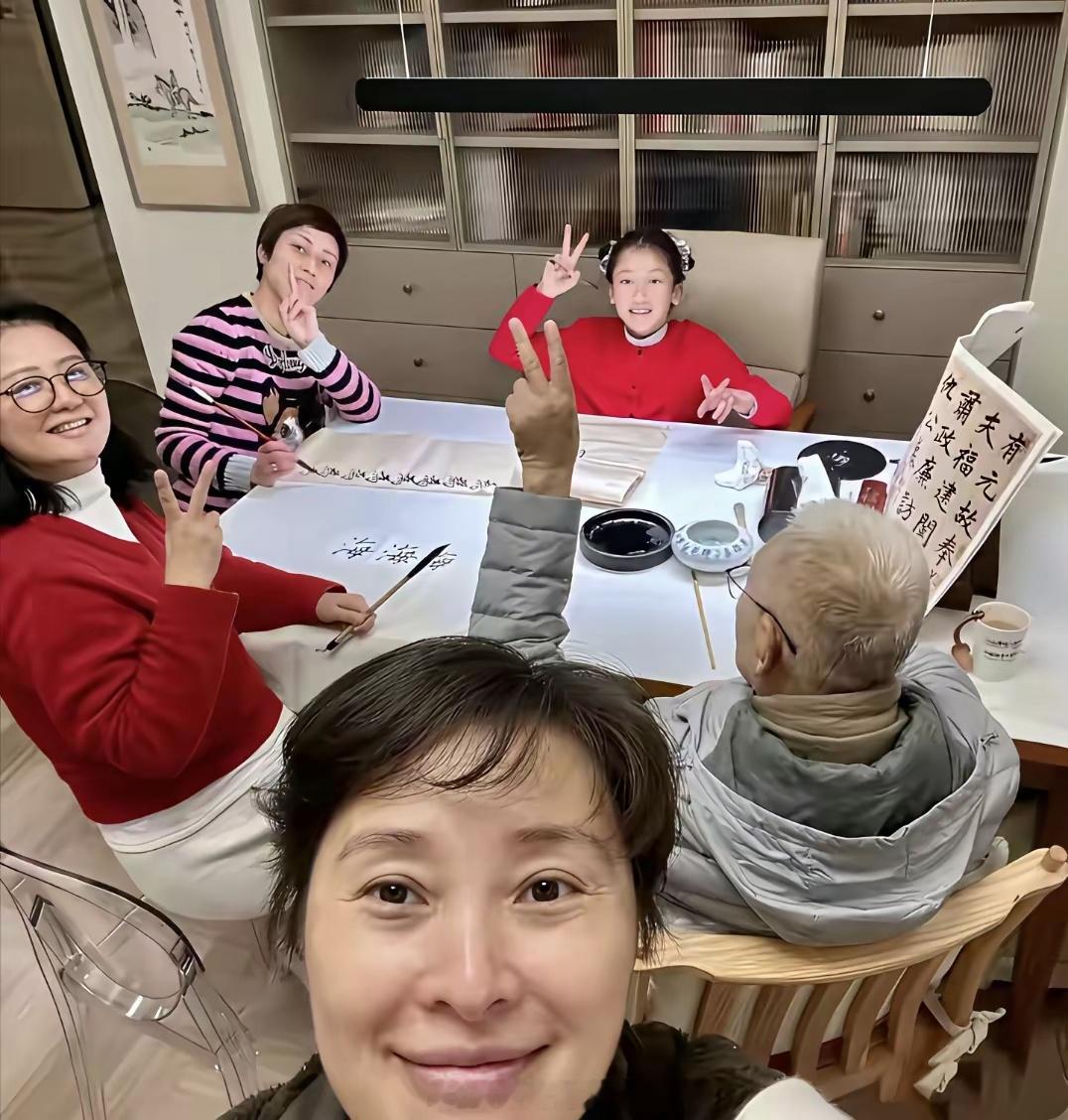 明星不拍戏的时候都干啥？看看吴越就知道了。 ​​​