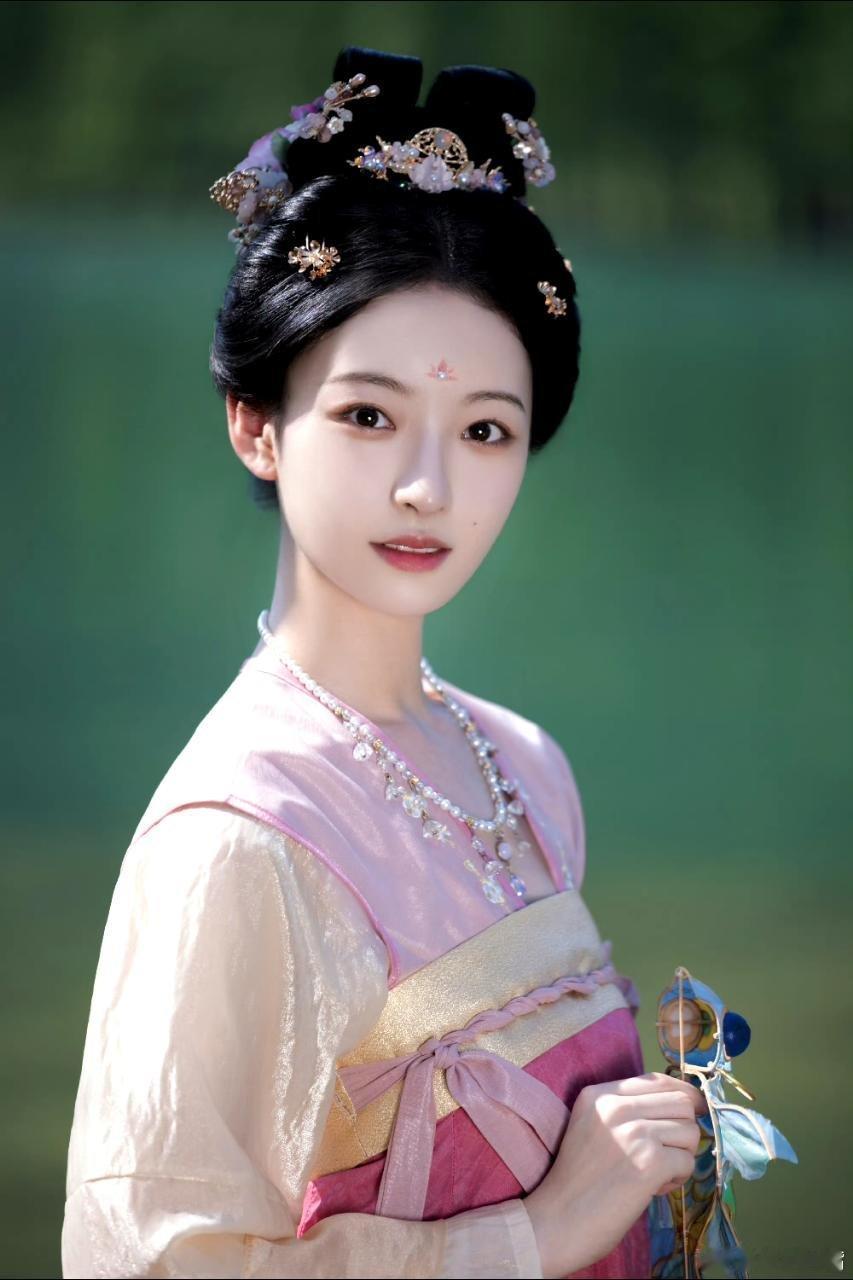 🍉《莫离》女二扮演者神似倪妮，比白鹿更有女主的感觉，有同感吗？莫离站内热度破2