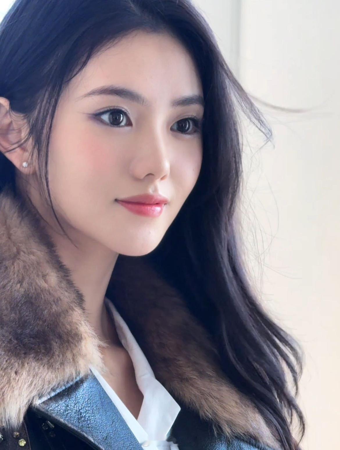 #刘浩存和MiuMiu的契合度##刘浩存灵动烟熏妆#刘浩存与 MiuMiu 的合