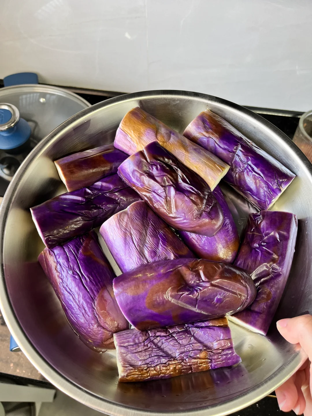 茄子不变色不变黑的方法