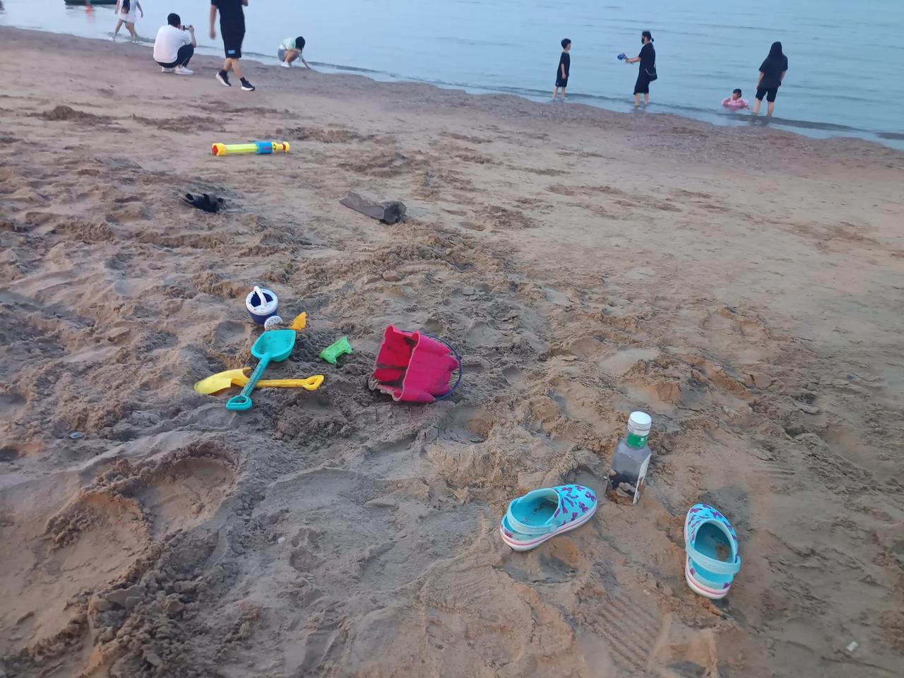 #记录夏日生活点滴#夏日山东蓬莱的傍晚的沙滩，好美、好惬意！！海风好舒服！