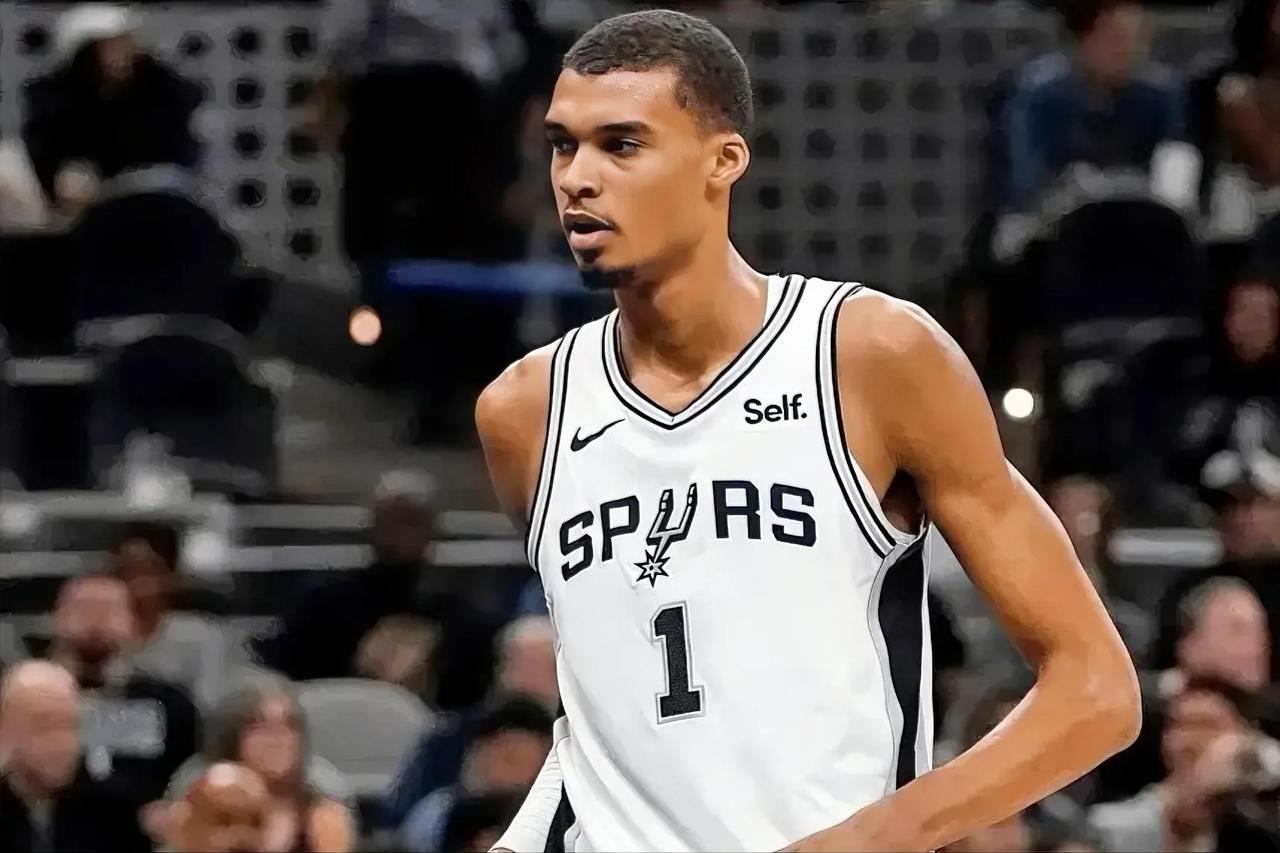 不出意外的话，文班亚马的NBA生涯将会完成以下五项成就：

1、一人一城，NBA