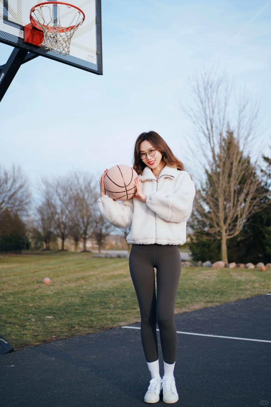 新年第一天出门运动，纠结再三，还是穿了它🏃🏻♀️ 轻盈又自在，跑跳拉伸都无束