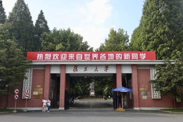 
高考结束后，到成绩公布之前，是一个相对轻松但也需要做好充分准备的阶段。以下是一