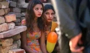 “如果你想遮住乳房，就必须先把税给交了！”这是印度的乳房税，有史以来最荒谬的税收