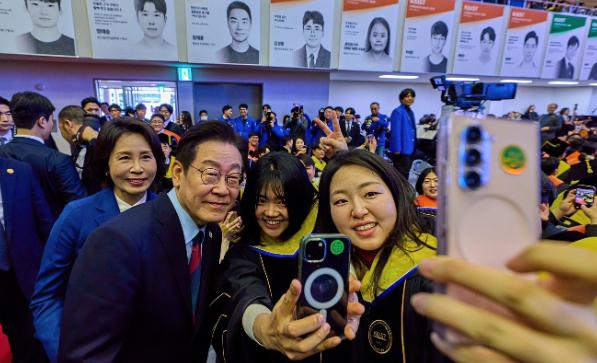 韩国的决定让人意想不到，他居然拒绝了美国、日本的邀请，看得出来，李在明访华并不是