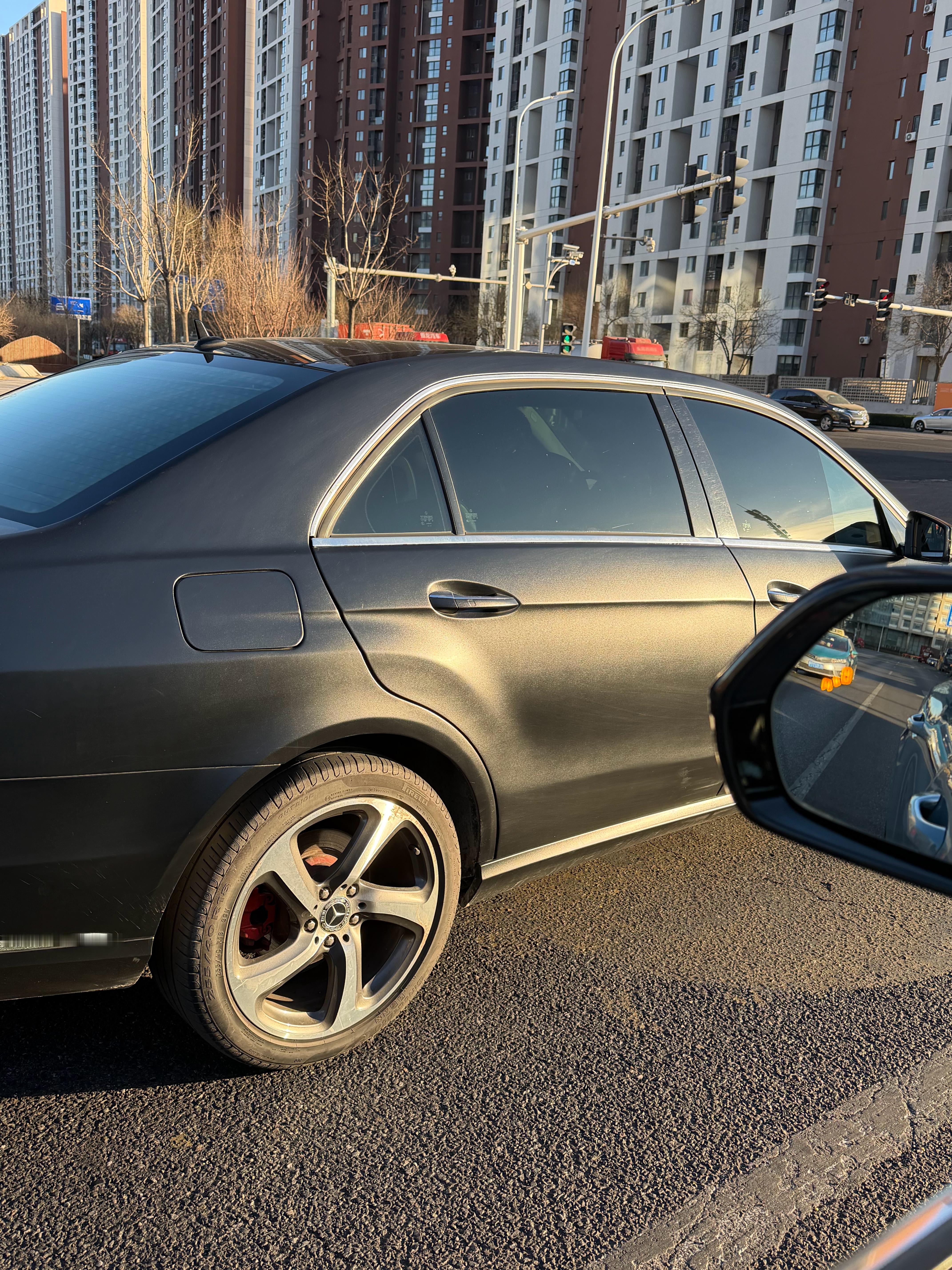 磨砂黑色的改色膜真的要看品质有的看起来就很高档，有的真的是一地鸡毛～ 天津