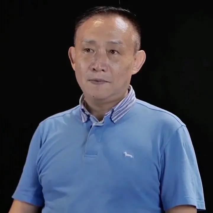 经济学家卢麒元提出终极大建议！
开发商库存和保障房问题将得到有效解决！
卢麒元提