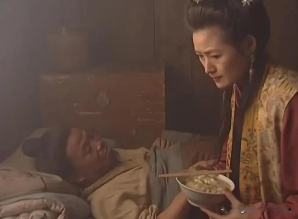 武大郎本来在清河县干着炊饼的买卖，没有多少钱，而且为人矮小猥琐，家里还有一个不工