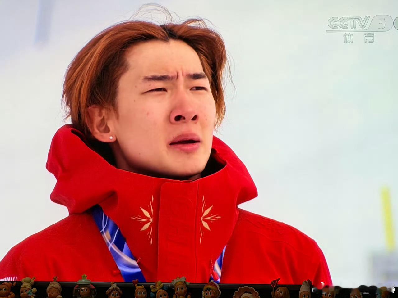 苏翊鸣金牌22苏最好的生日礼物就是冬奥金牌🥇不多说了!过两天去崇礼继续练单板!