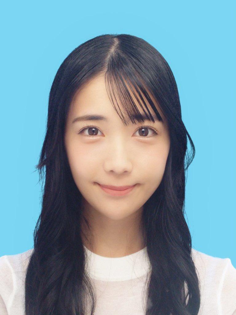 证件照也破坏不了的神颜值曝光！日前，日本女偶像天羽希纯在社群平台上透露，自己因没