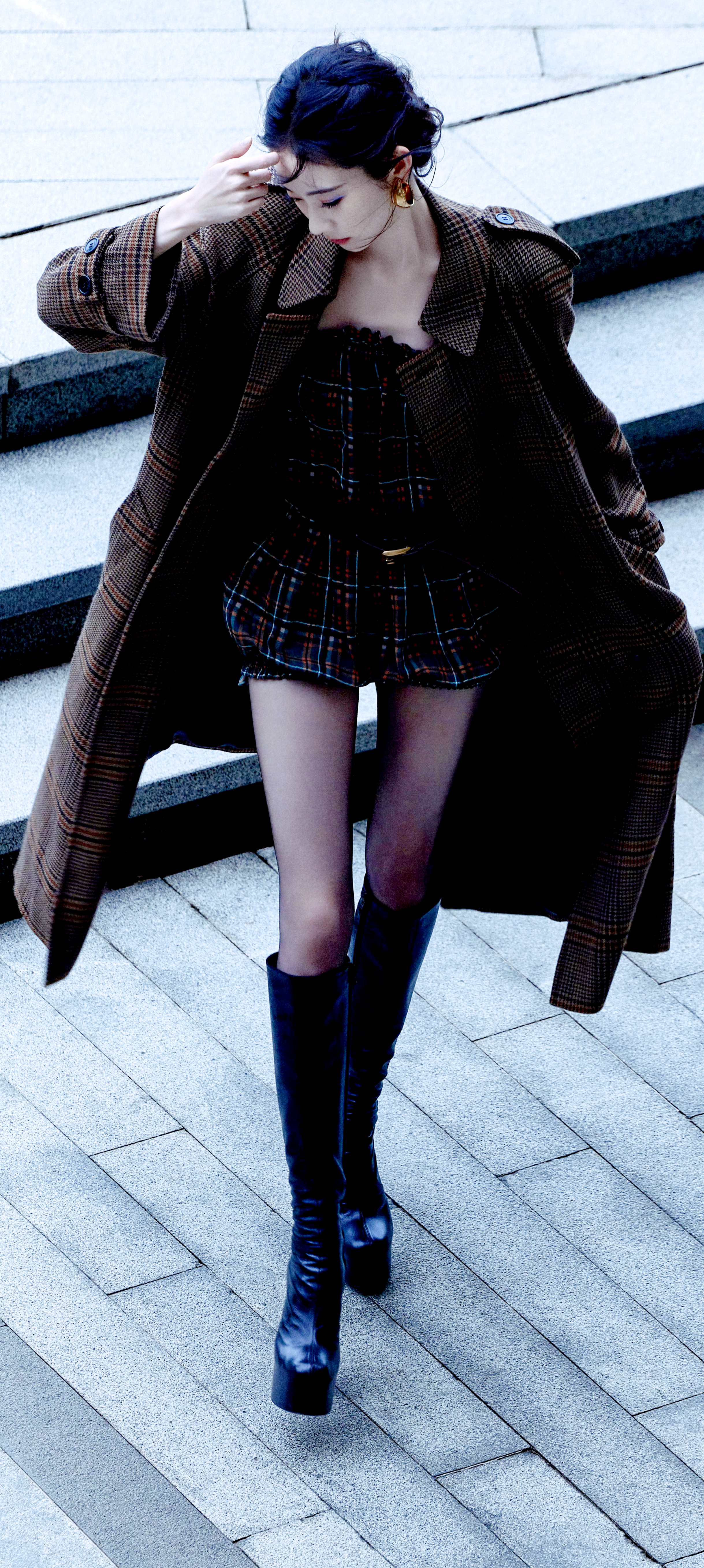 ELLE红毯张艺凡 原来这就是一米八的大长腿[期待][期待]张艺凡张艺凡[超话]