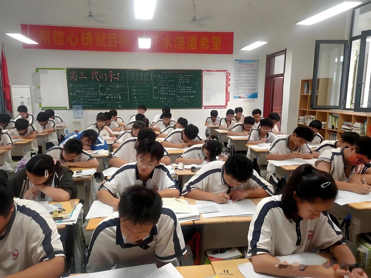 直升高中不是躺平免试！真正减压的真相，90%家长都理解错了
随着浙江嵊泗、黑龙江