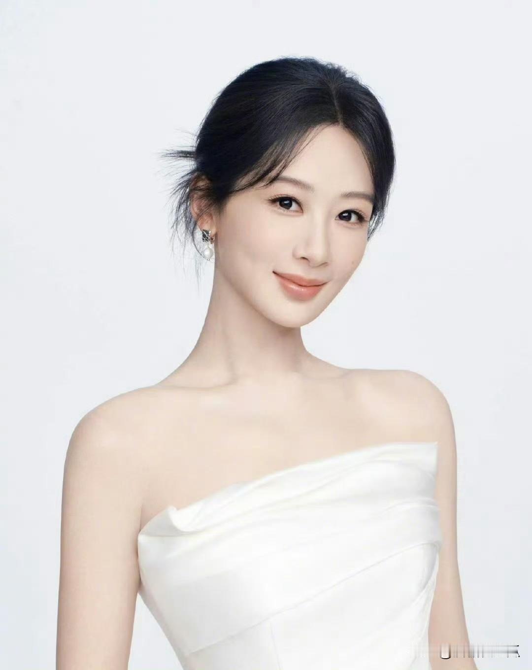 杨紫这次出席白玉兰估计是白走一趟，白玉兰优秀女演员向来不喜好古装剧，按照以往获奖