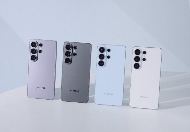 三星Galaxy S26系列回看：硬件和AI能力再升级。
手机发布会越来越像一场