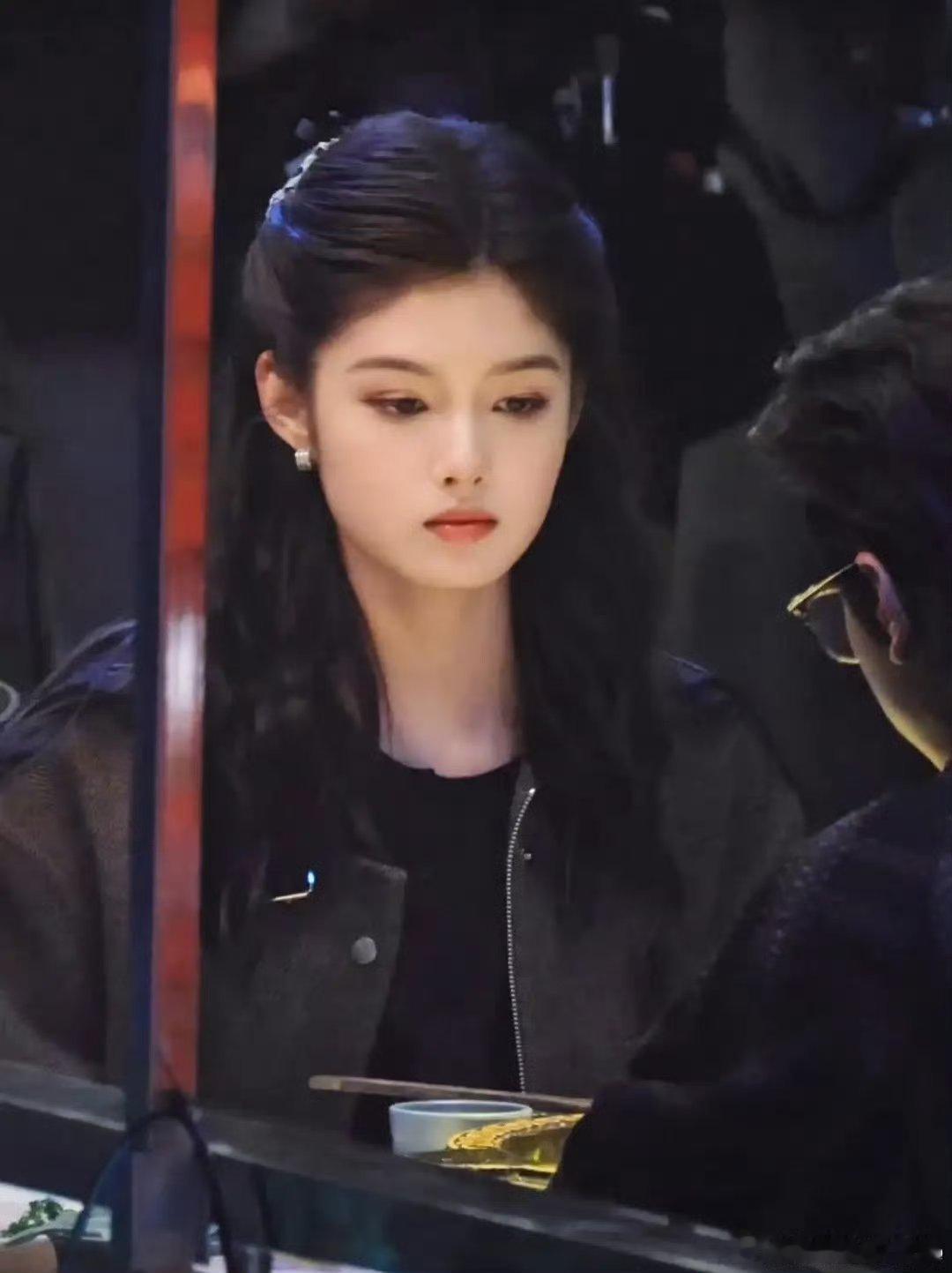 林一艾米《阿禅》路透，颜值好搭啊！青春感满满 