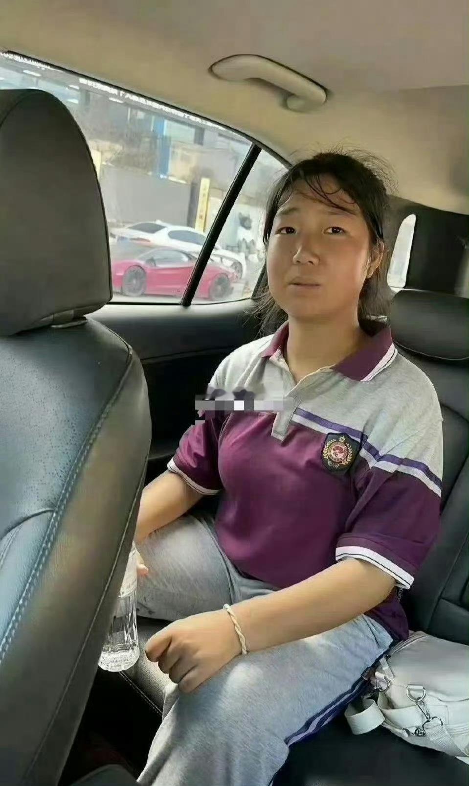 军训结束后来接妹妹，以为接错人了。 