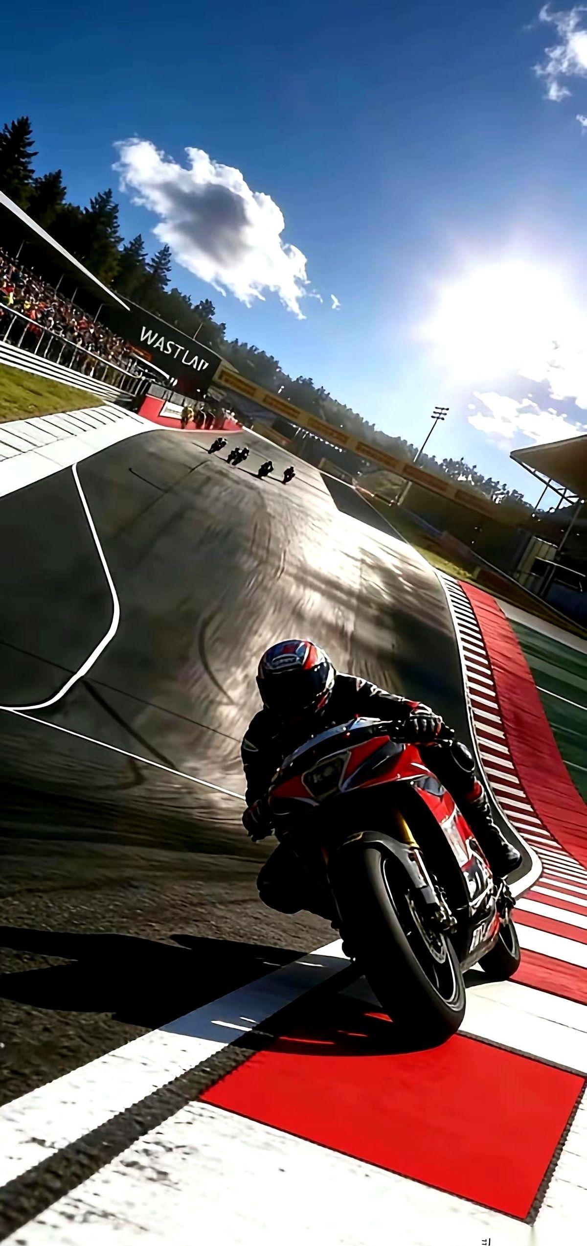 网上有人说，有张照片，现在不起眼，但裱起来放个几十年，就是一幅“世界名画”。
照