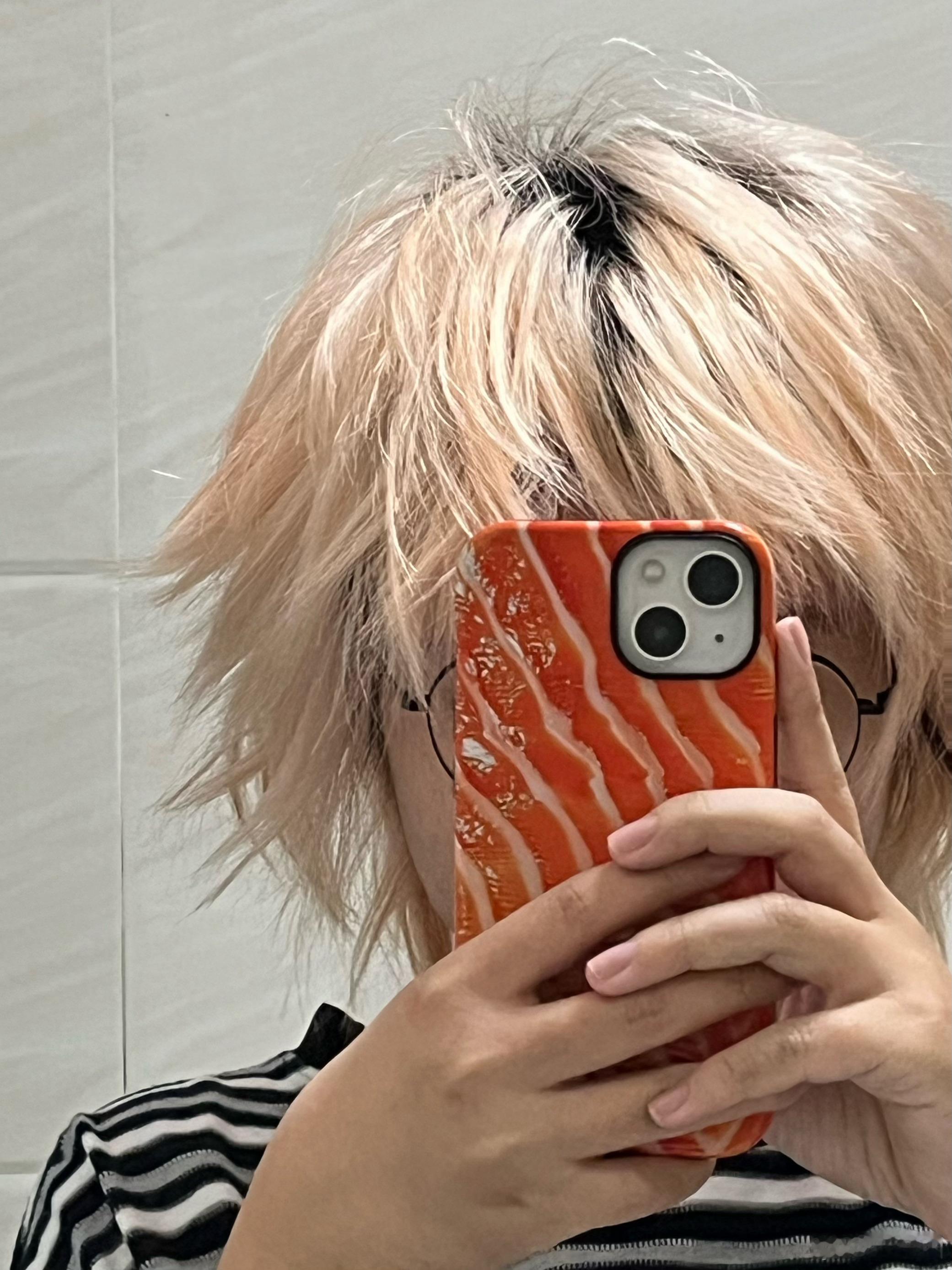 卧槽我真的觉得我的前两个理发师一起完成了一套热血沸腾的组合技啊。。。现在每天一觉