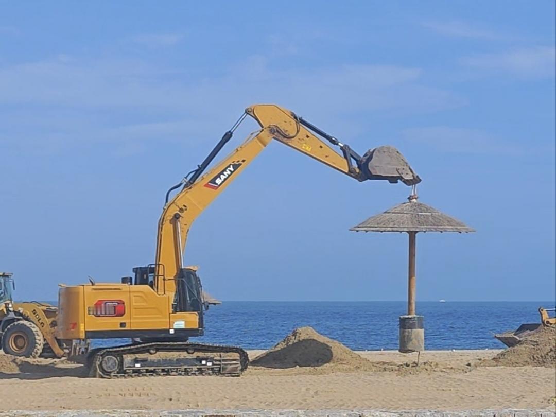 阿那亚的海，从不只是一道风景。

渤海湾的风，日复一日地拂着绵长温润的沙滩。
