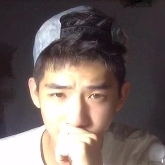 王安宇你管这叫i人 真的被王安宇的反差震惊到了，高中时期的他在台上光芒四射，带动