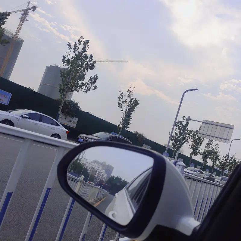 生活里难免有撑不下去的瞬间，加班被骂、感情不顺、催婚压力……这些时刻，我常安慰自