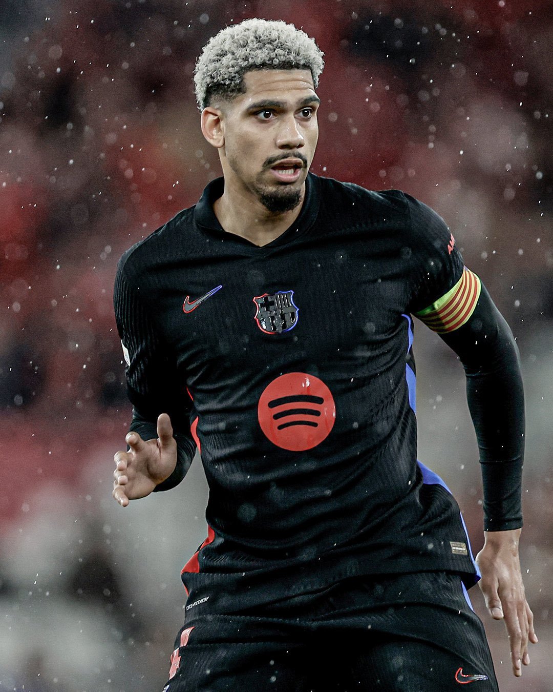 每体：罗纳德·阿劳霍已获得俱乐部许可，前往特拉维夫进行宗教和文化之旅。他此行的目