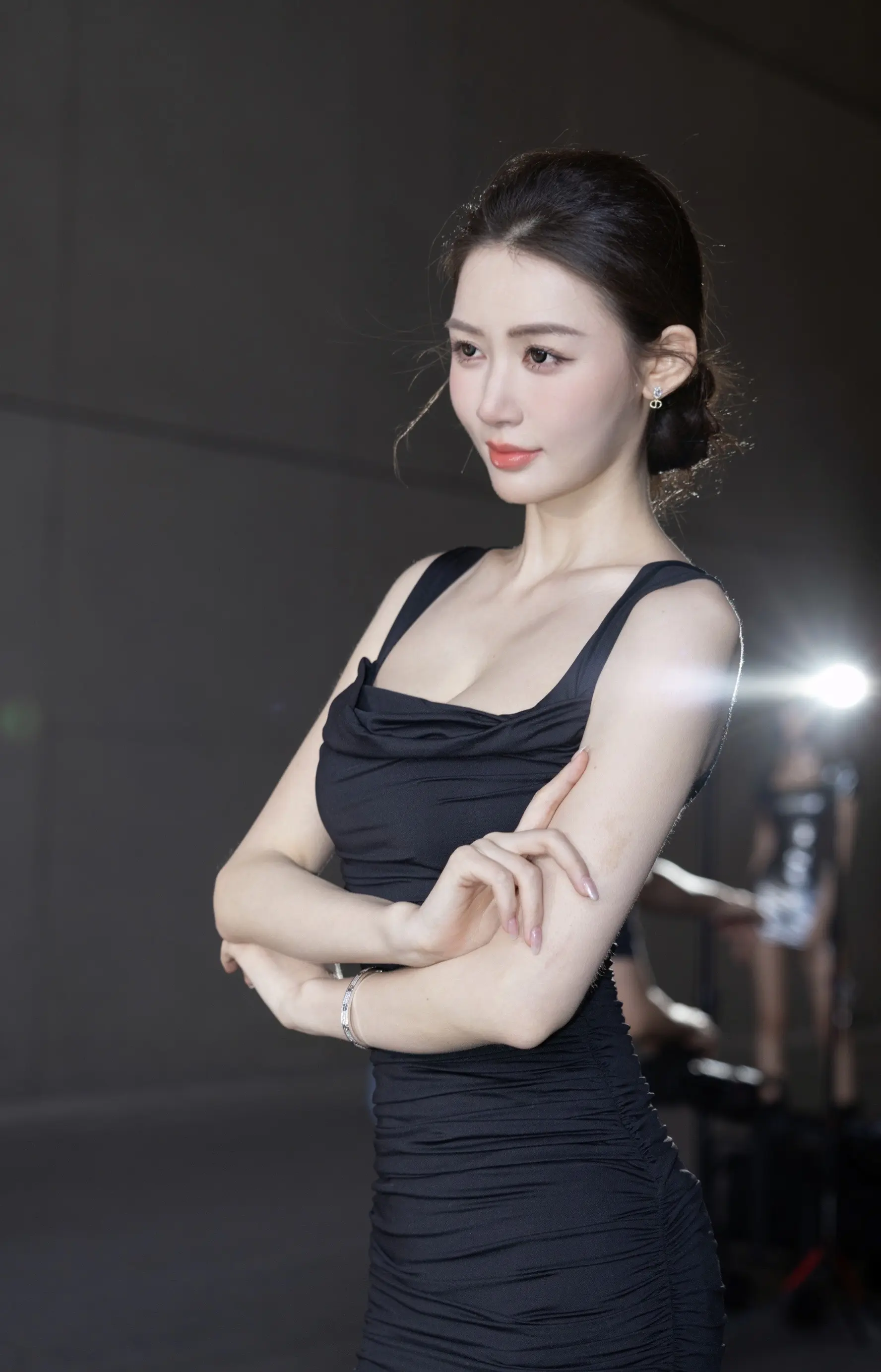 敏敏在发光。