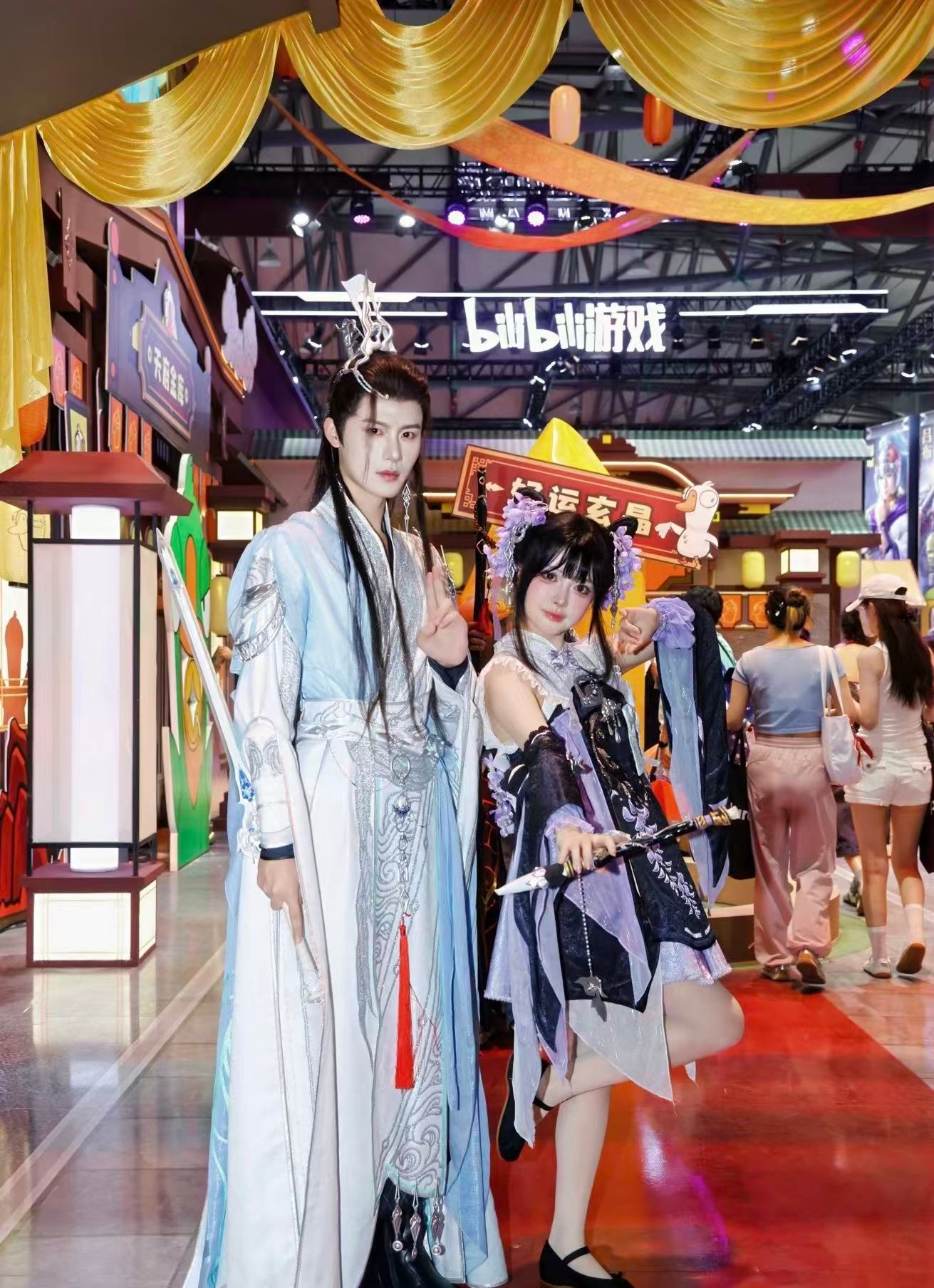 鹅鸭杀线下居然搭了个广都镇今天在Cj展吃的也太好了 