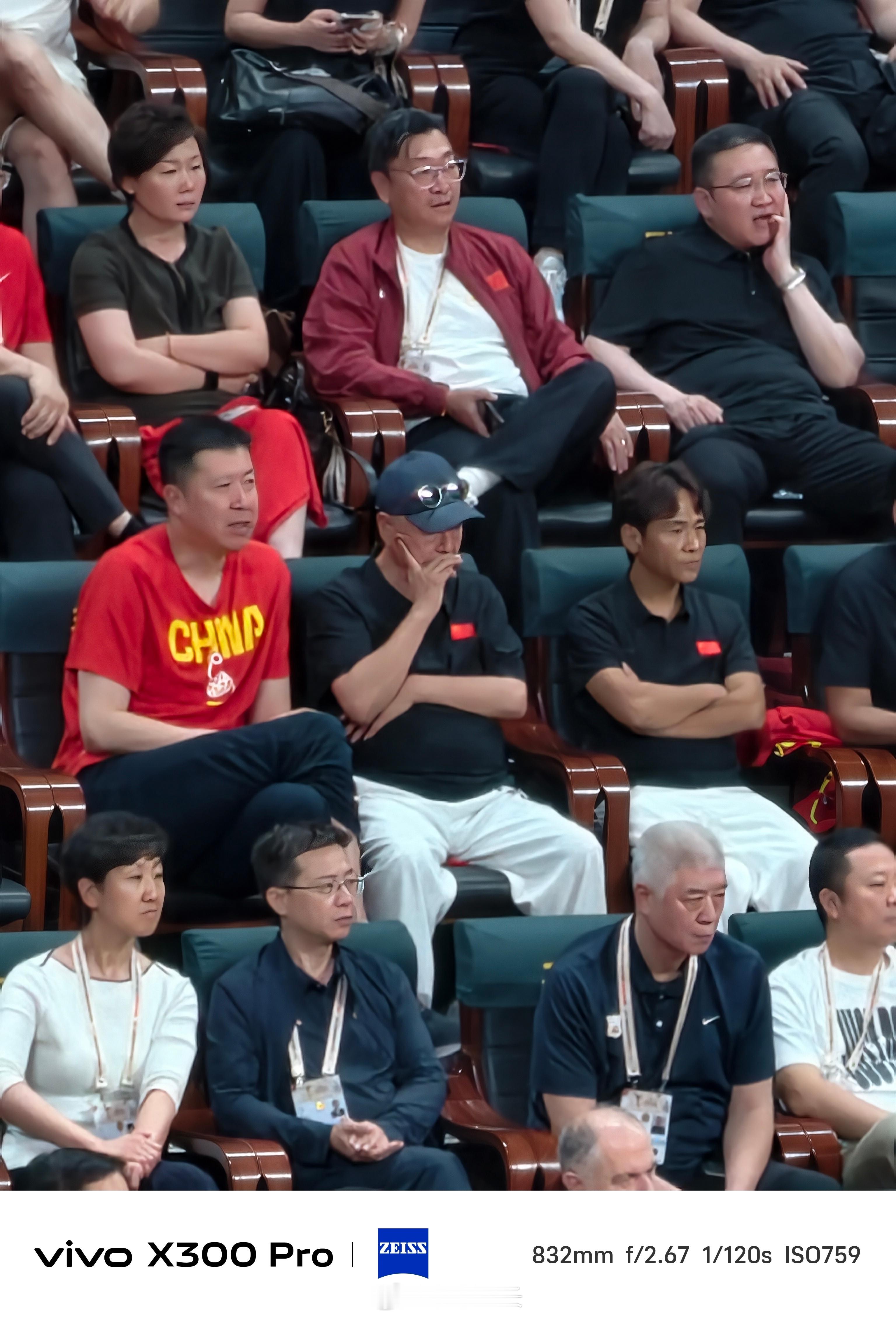 中国男篮不敌日本男篮由于腿伤没去成沈阳现场，派了我的傻兄弟去，现在这结果，也不知