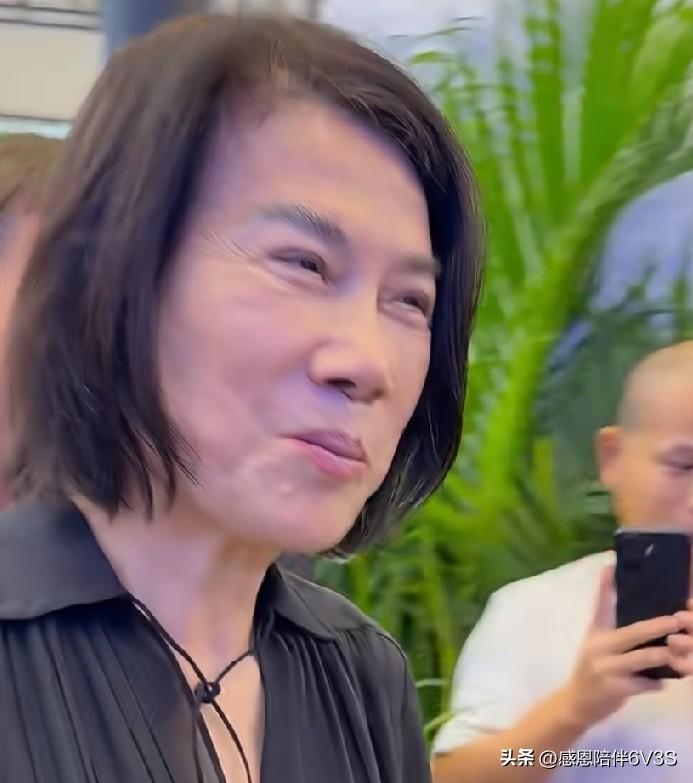 72岁的董明珠太提气了！没做医美，气场直接拉满。好多人光盯着长相说三道四，其实她