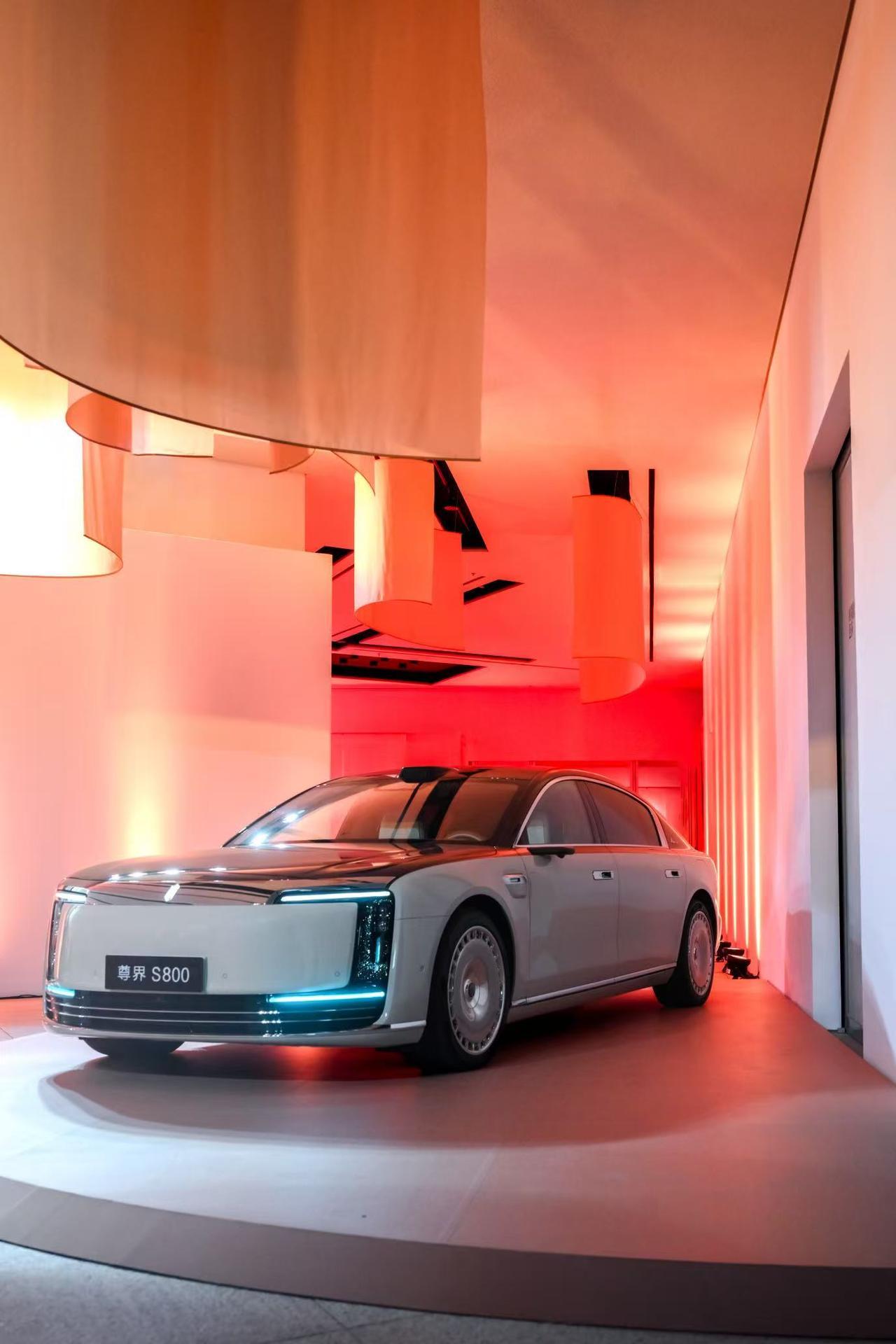 明星名流“集体打卡”，尊界S800凭芭莎大赏亮相圈粉顶奢圈层
12月11日，时尚