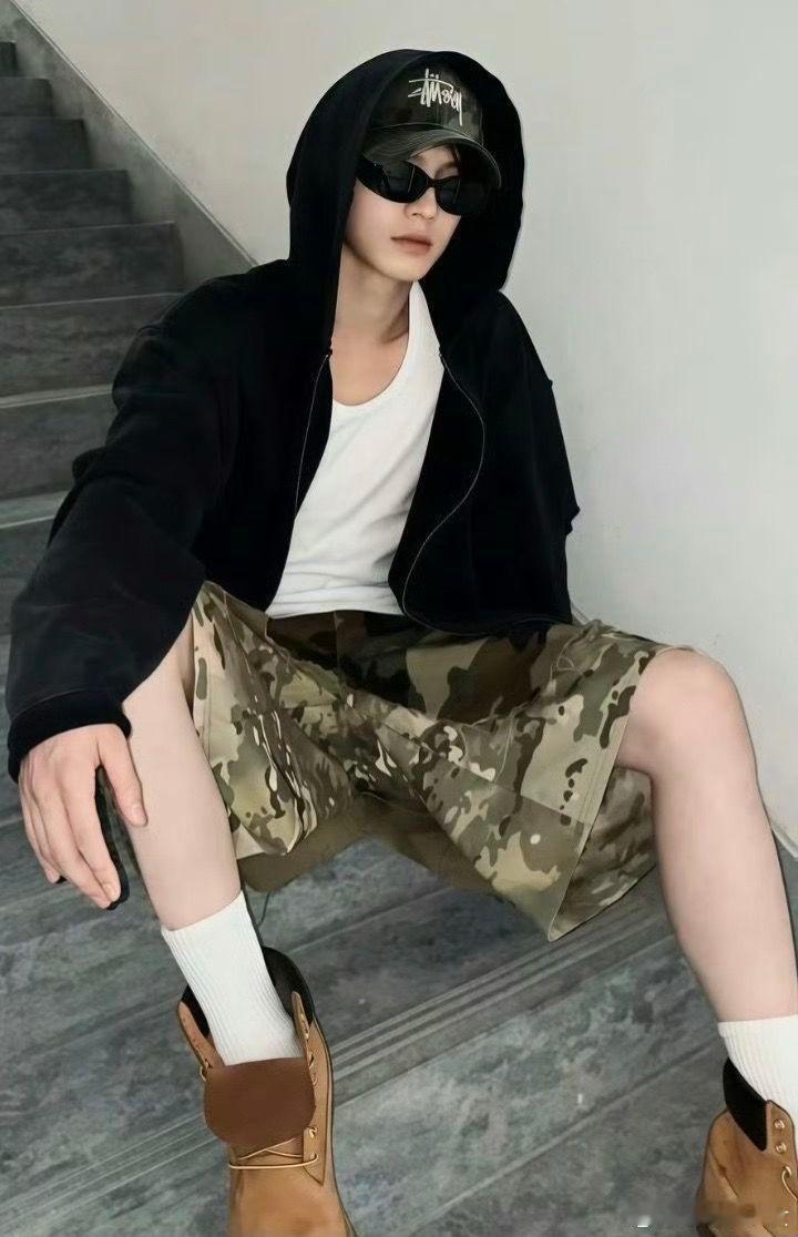 何与出发hi6录制何与现身长沙参与hi6全新一期录制，为主演新剧《百花杀》宣传造