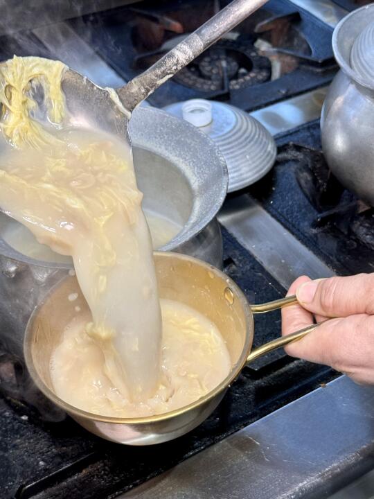 朋友带我来的曾厝垵小吃店！！真的太会找了…