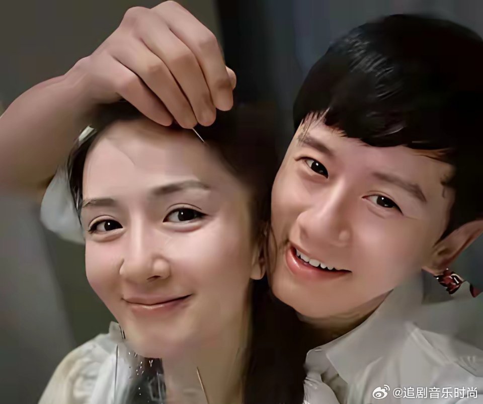 有网友调侃谢娜，说谢娜学谁不好，非要学西贝老板 