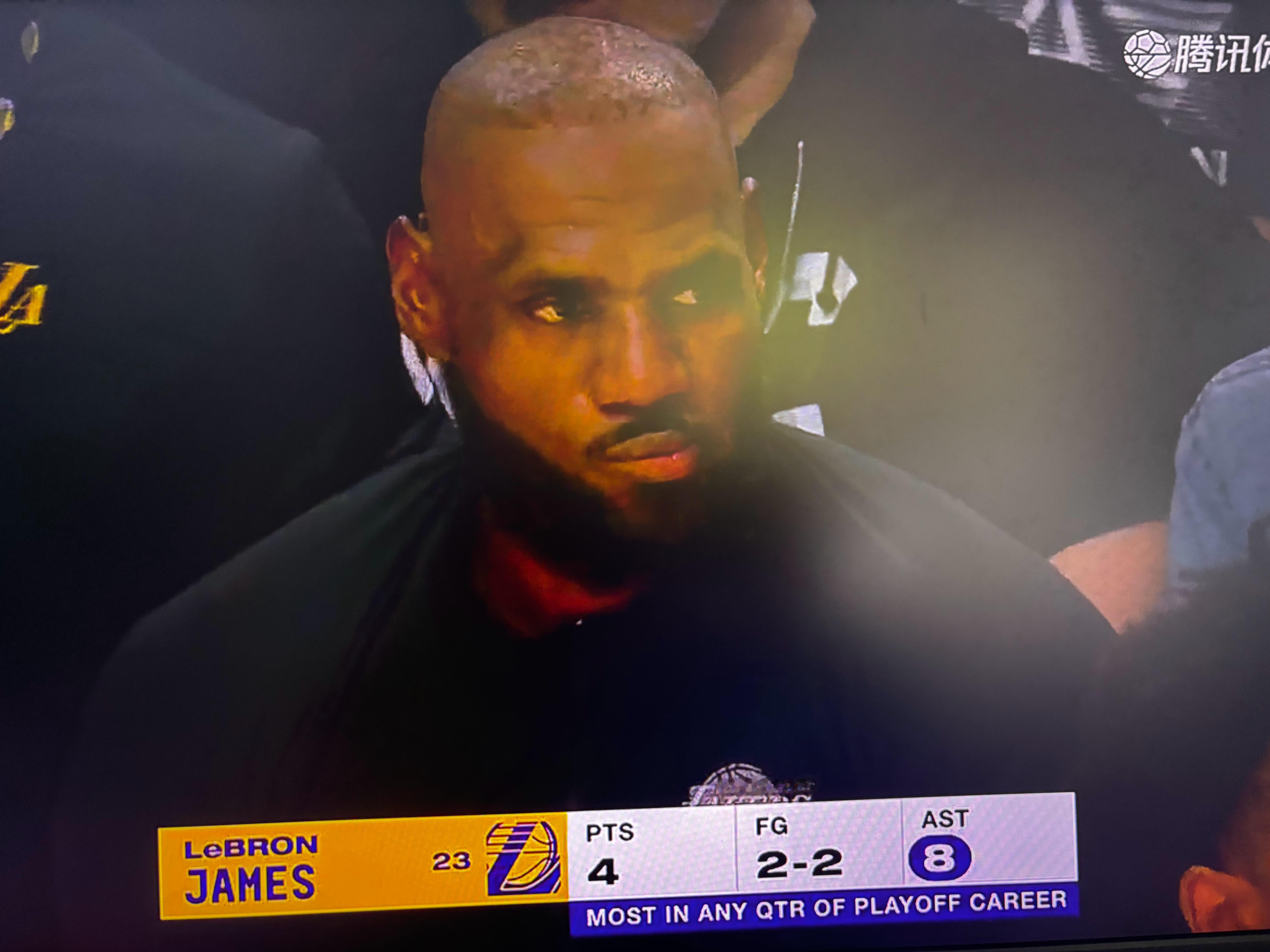 詹姆斯第一节打了9分钟，拿了8个助攻，又一个新纪录，真牛逼啊老头！！！湖人vs火
