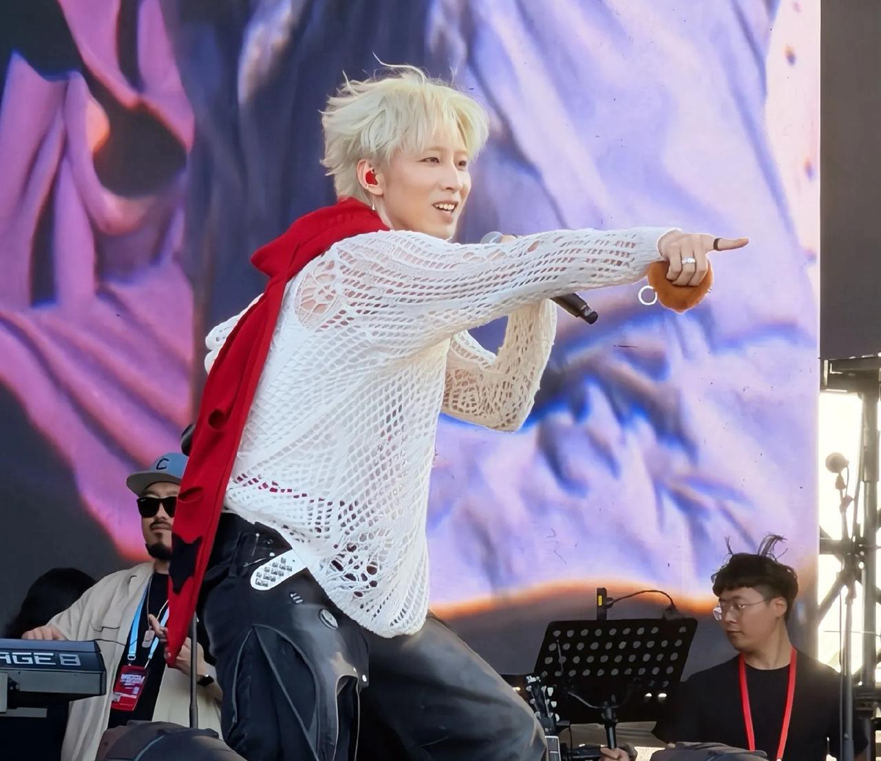 张驰变了模样，他成为了娱乐圈第一人。

最近，由他参演的新片目前正在上映，作为新