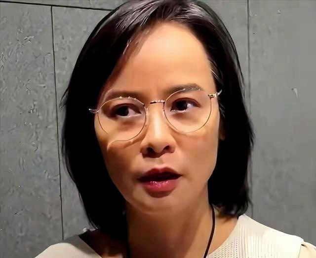 台湾老师一句话破防14亿人：统一不是政治，是等流浪的孩子回家告慰祖先
这句话真正