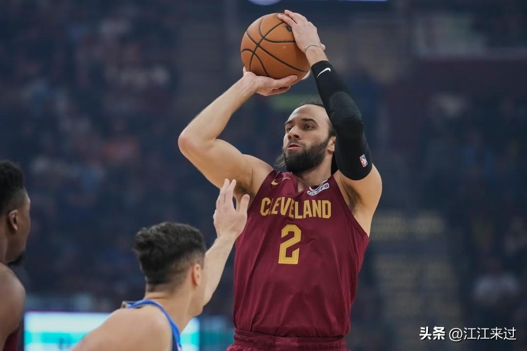 骑士五星首发阵容马上就要亮相！哈登、米切尔、斯特鲁斯、莫布利和艾伦！
斯特鲁斯首